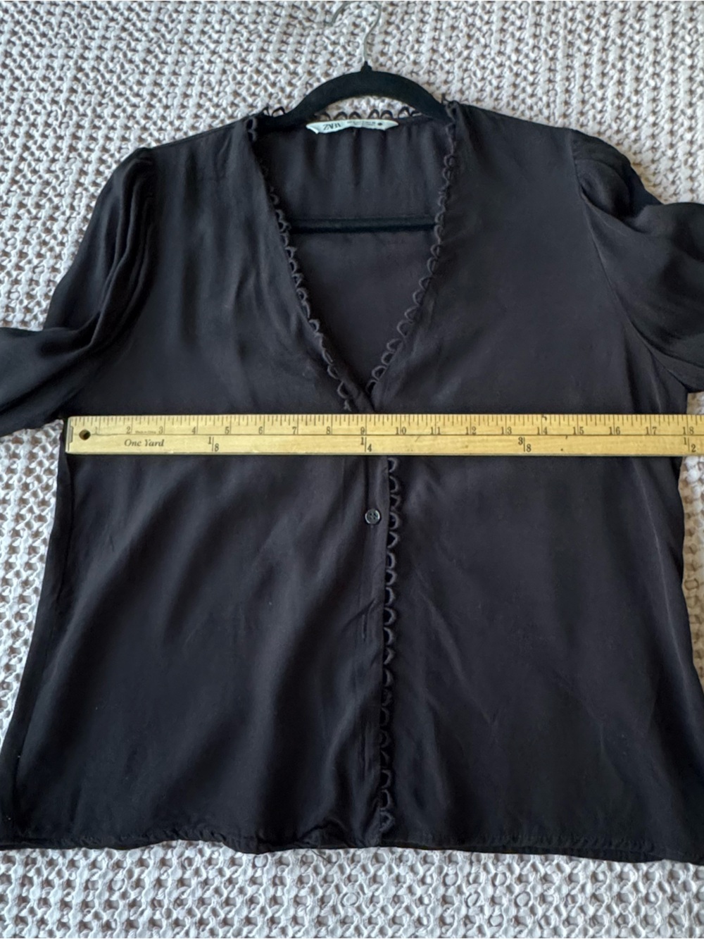 Zara Black Long-Sleeve Scallop Trim Blouse size Small Viscose Pre-owned. - Picture 5 of 9